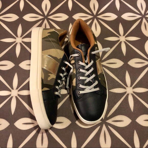 Camoflauge sneakers - Picture 2 of 3